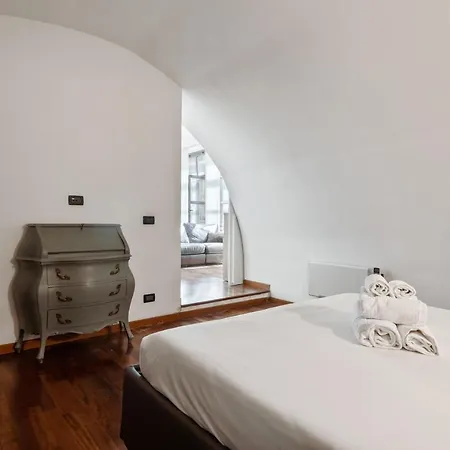 Elegant Flat A Few Steps From Via Xx Settembre Διαμέρισμα *