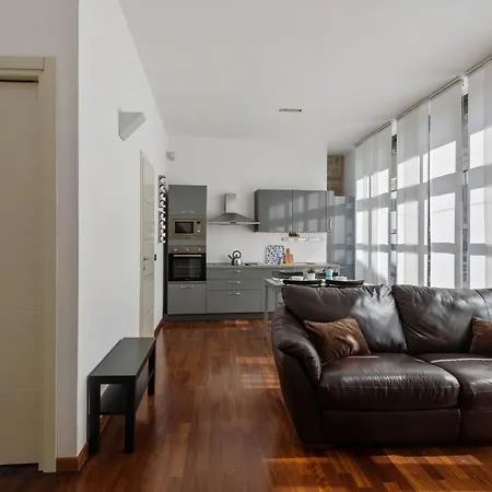 Elegant Flat A Few Steps From Via Xx Settembre Genoa